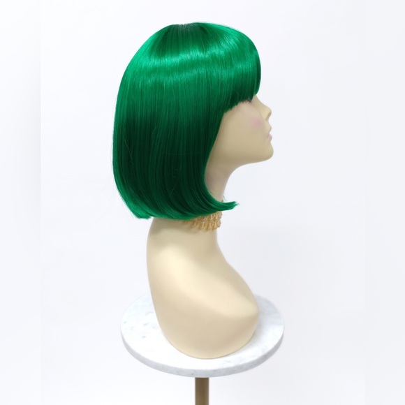 Green bob wig - Picture 3 of 7